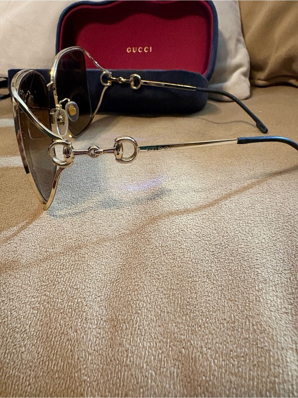 Gucci Horsebit Oversized Gold Frame Sunglasses with Brown Gradient Lenses - Picture 5 of 12